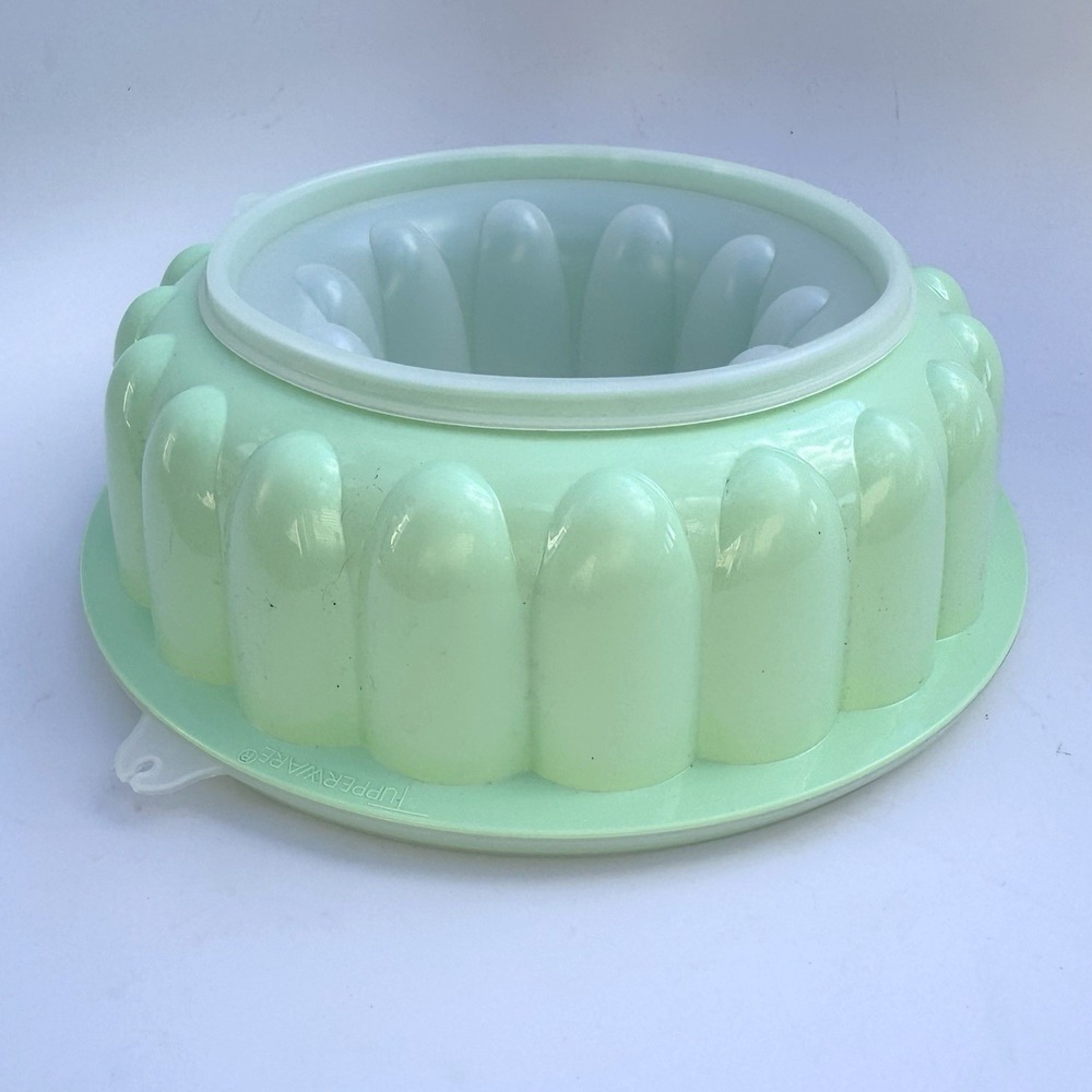 VTG 70s Tupperware Jell-o Mold Ice Ring Jel-A-Ring Mint Green 3 Pieces Gelatin